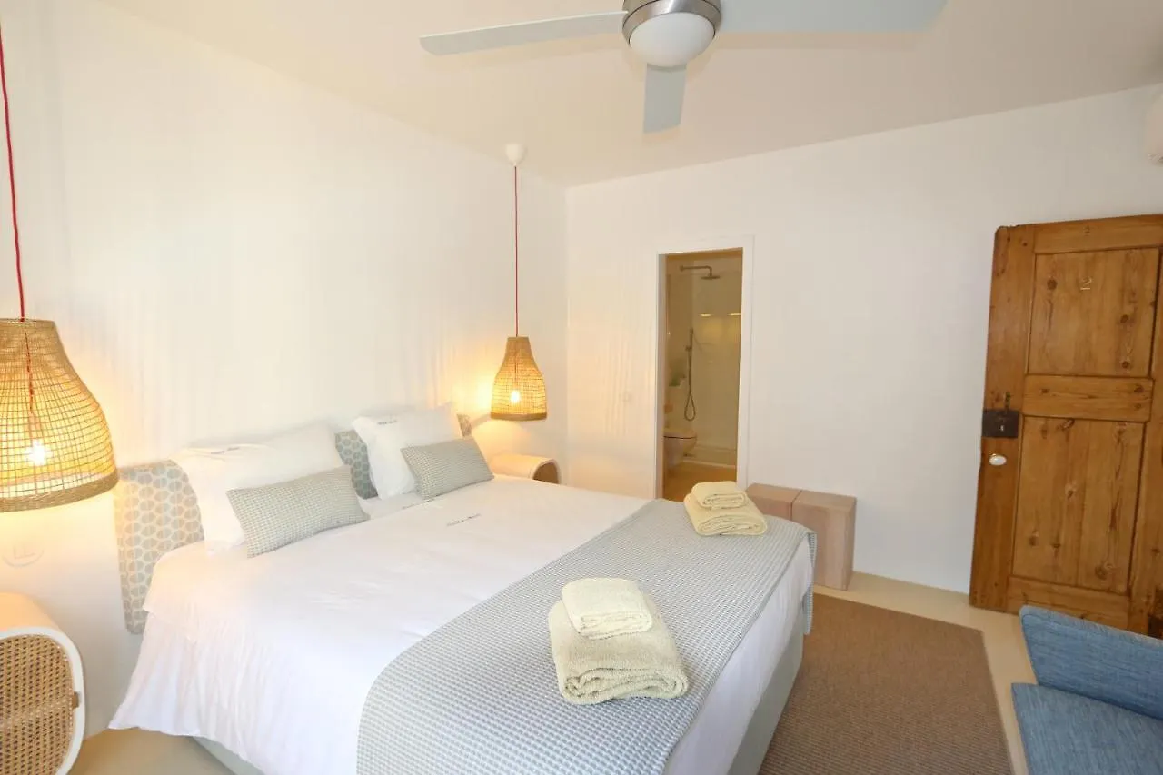Villa Azul: Luxury Retreat with Private Pool and Club Access Vilamoura