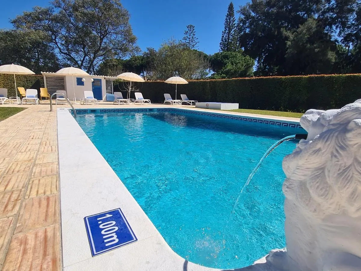 Villa Azul: Luxury Retreat with Private Pool and Club Access Vilamoura Portugal