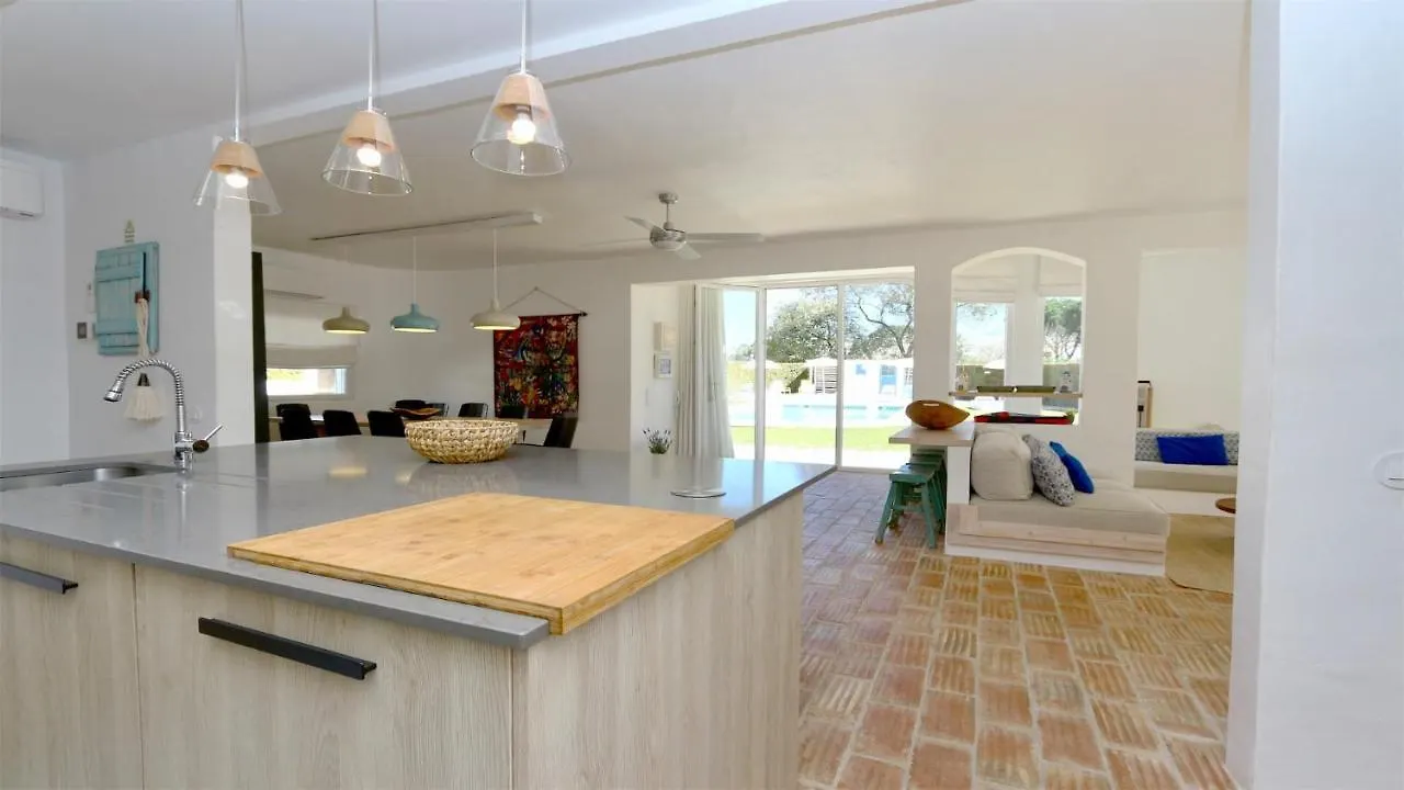 Villa Azul: Luxury Retreat with Private Pool and Club Access Vilamoura Portugal