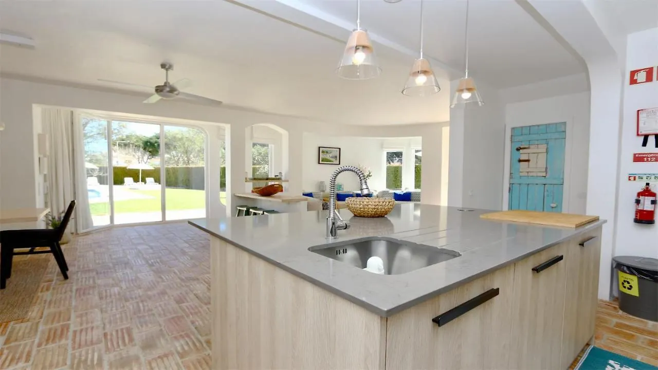 Villa Azul: Luxury Retreat with Private Pool and Club Access Vilamoura 0*,  Portugal