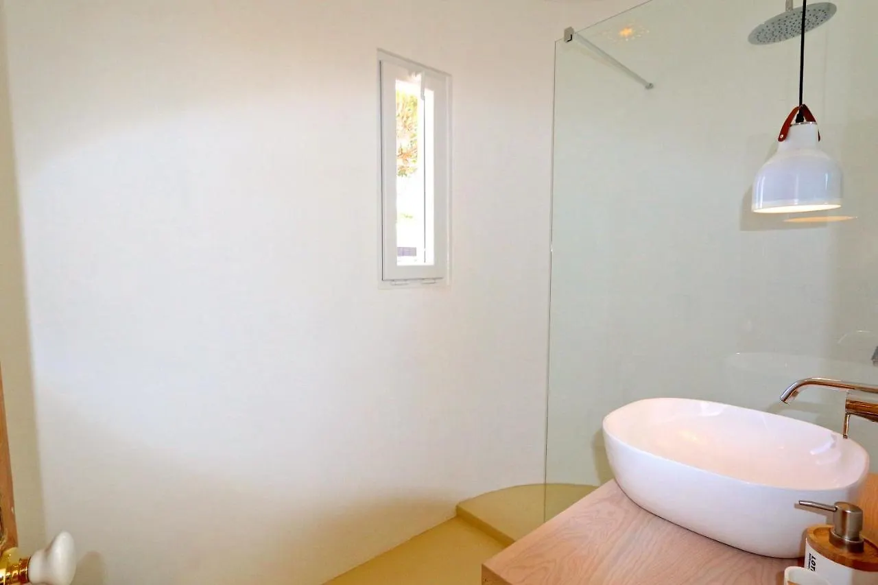 Villa Azul: Luxury Retreat with Private Pool and Club Access Vilamoura