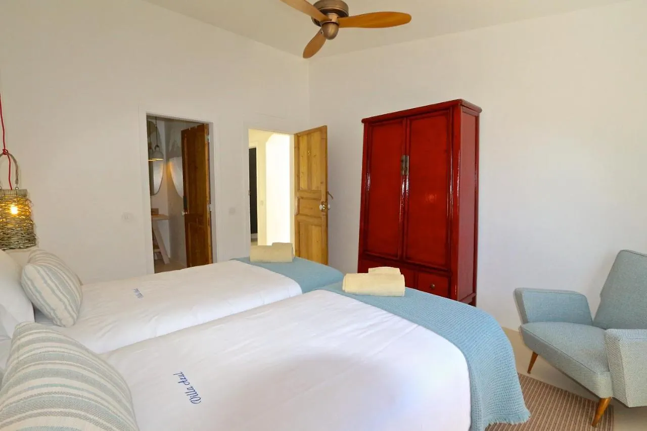 Villa Azul: Luxury Retreat with Private Pool and Club Access Vilamoura