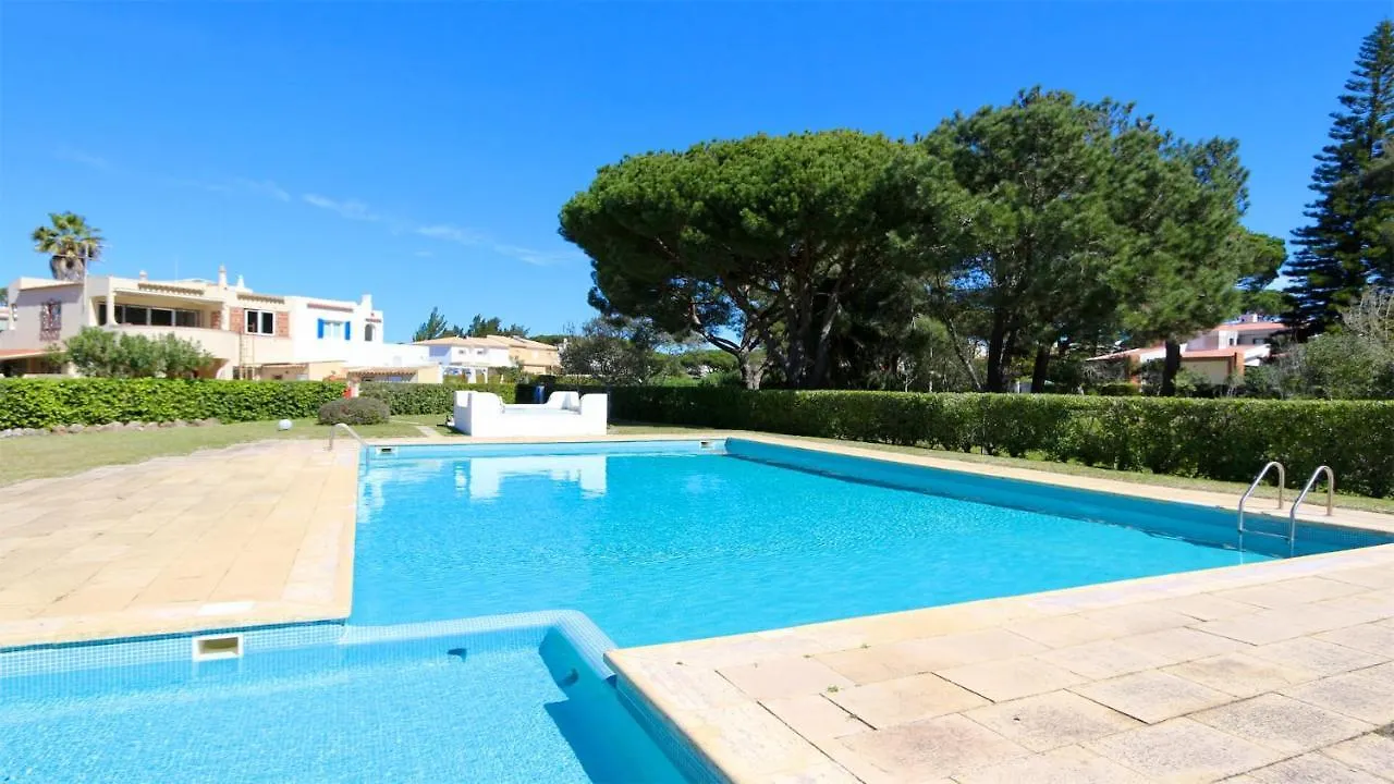 Villa Azul: Luxury Retreat with Private Pool and Club Access Vilamoura 0*,  Portugal