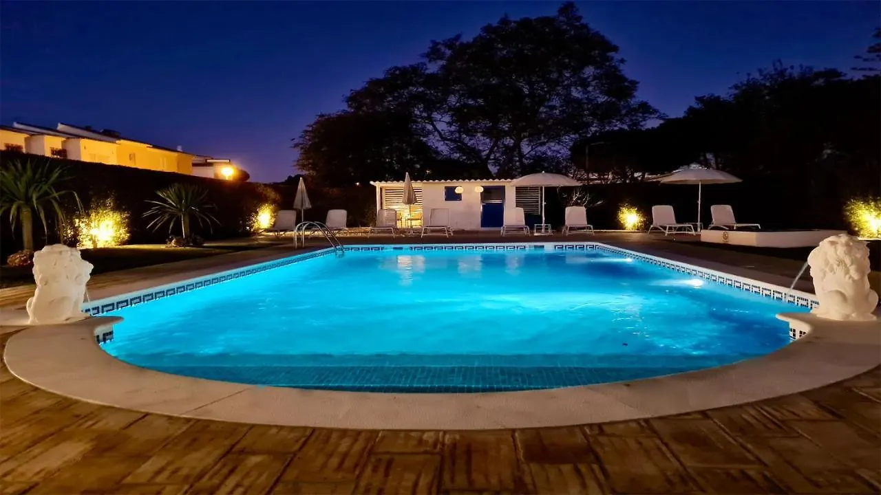 Villa Azul: Luxury Retreat with Private Pool and Club Access Vilamoura 0*,