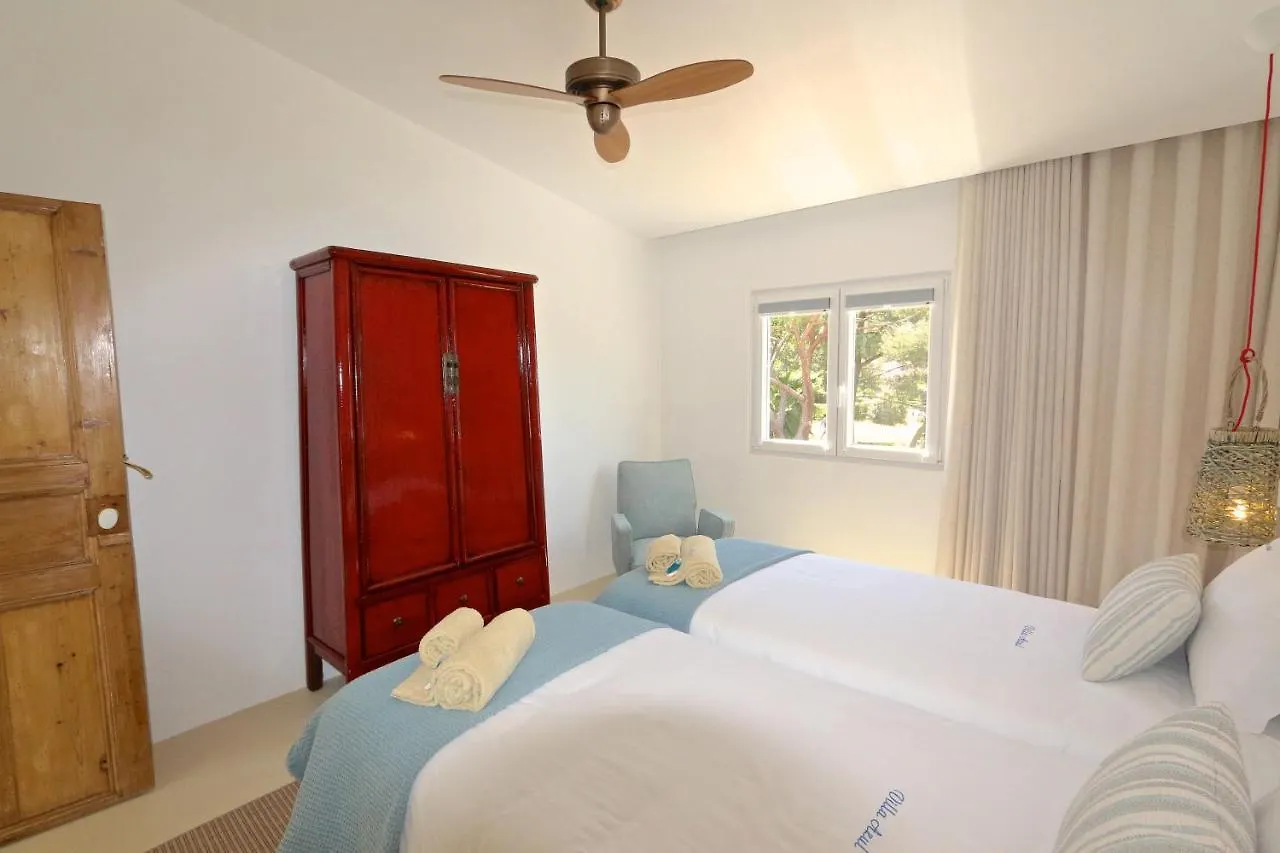 Villa Azul: Luxury Retreat with Private Pool and Club Access Vilamoura